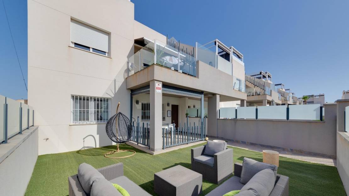 Sale - Bungalow - Torrevieja - Aguas Nuevas