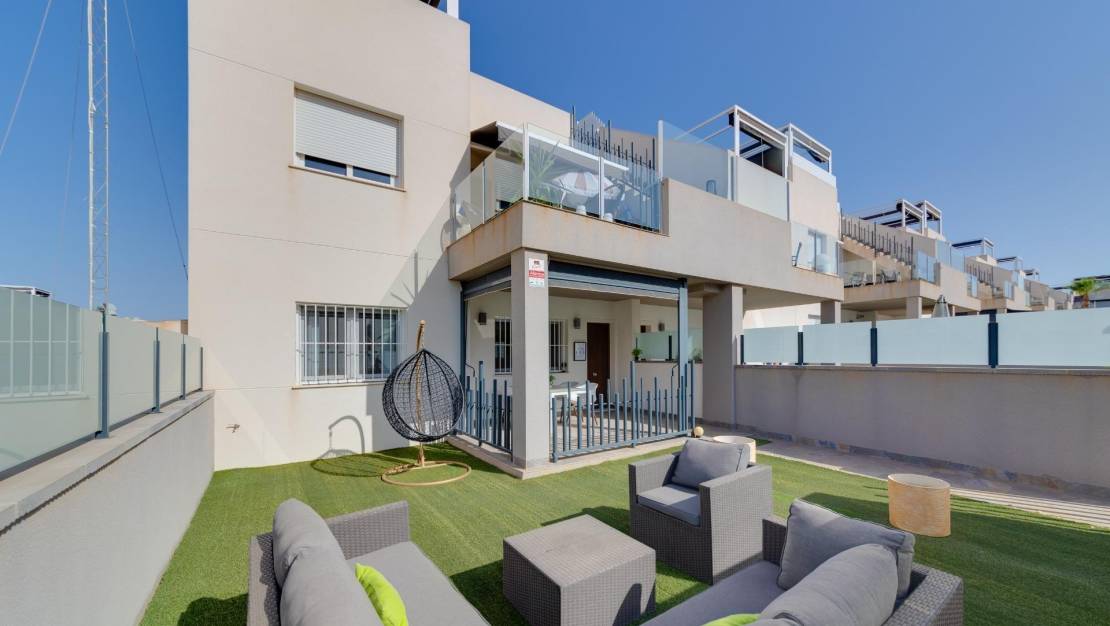 Sale - Bungalow - Torrevieja - Aguas Nuevas