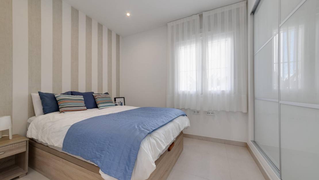 Sale - Bungalow - Torrevieja - Aguas Nuevas