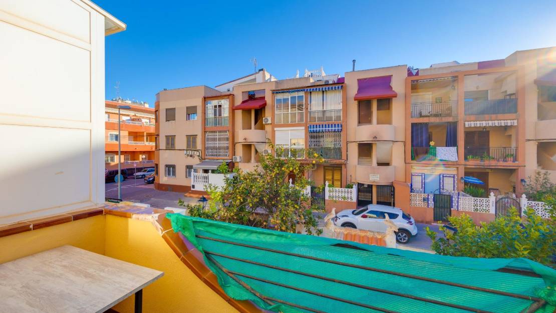 Sale - Bungalow - Torrevieja - Aguas Nuevas