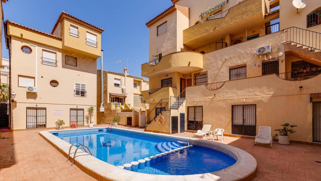 Sale - Bungalow - Torrevieja - Aguas Nuevas