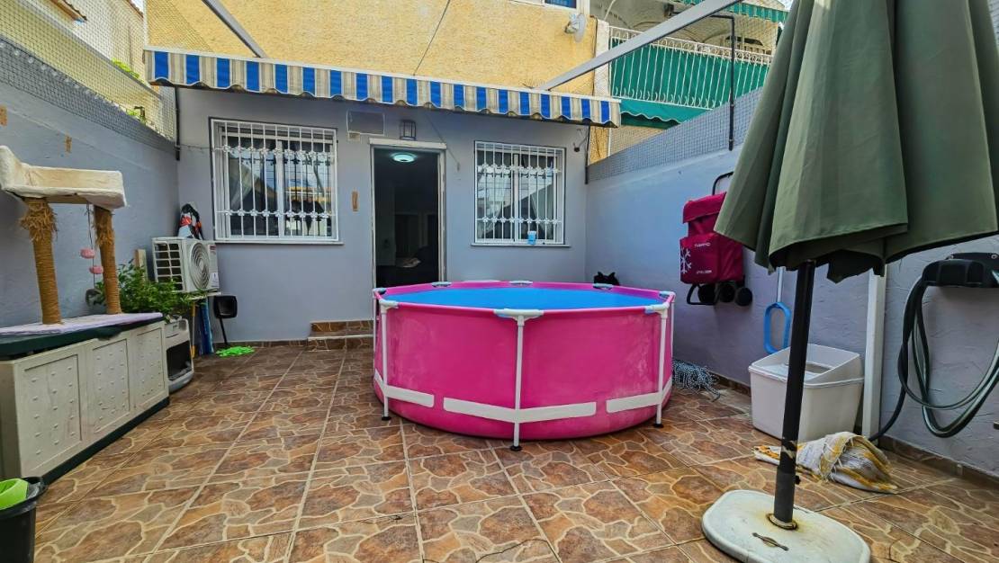 Sale - Bungalow - Torrevieja - Calas blanca