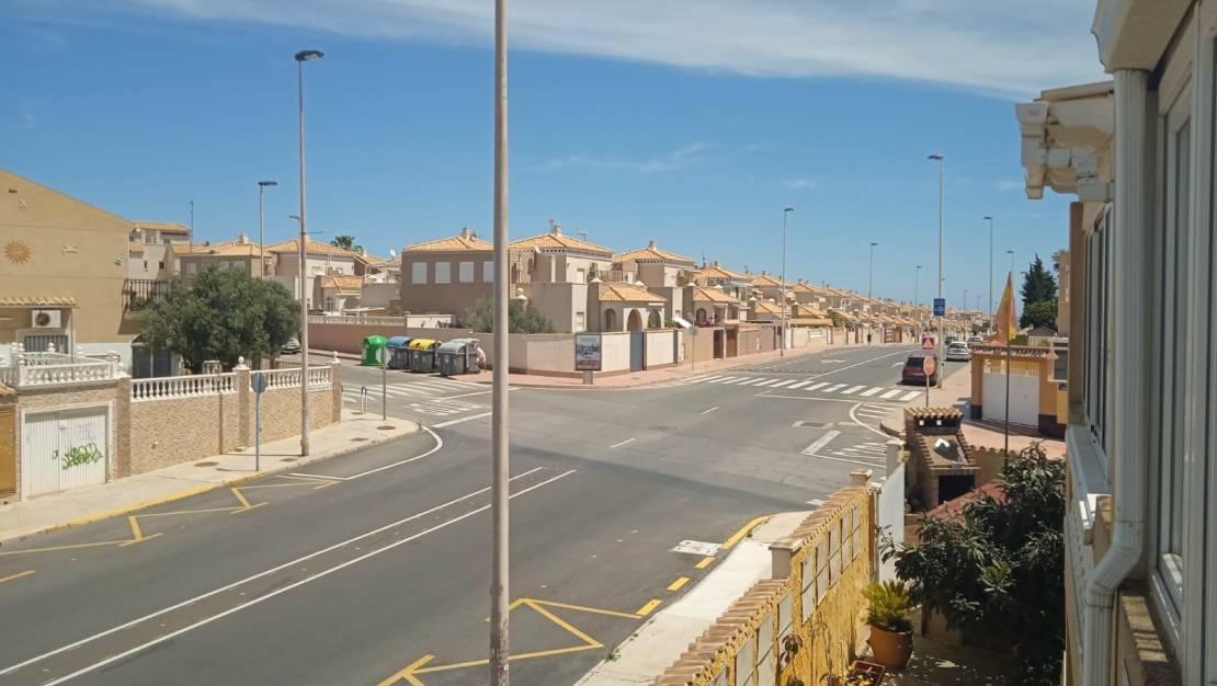 Sale - Bungalow - Torrevieja - Calas blanca