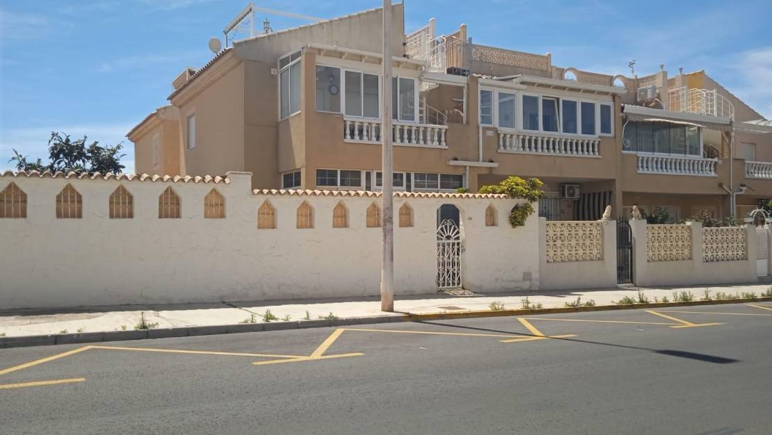 Sale - Bungalow - Torrevieja - Calas blanca