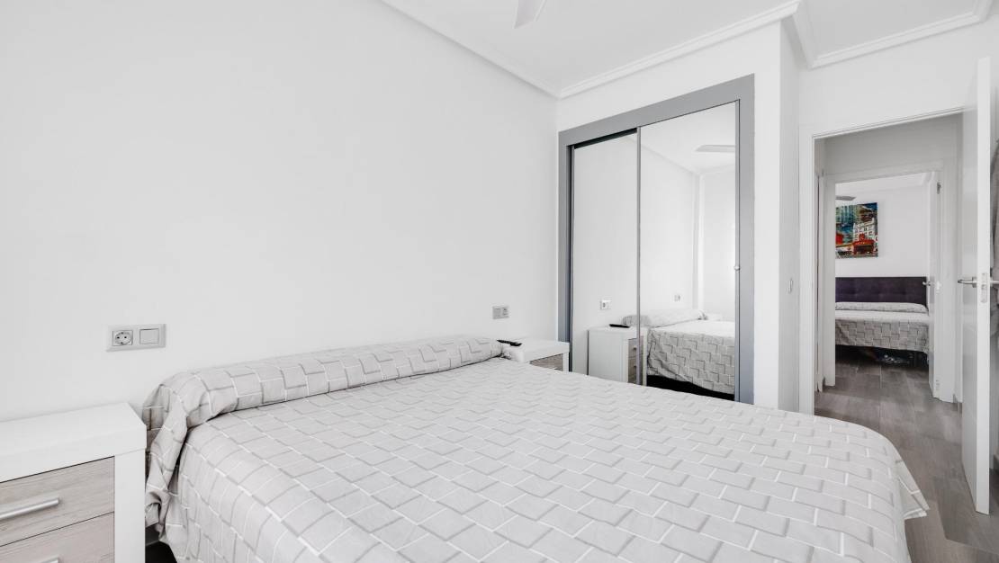 Sale - Bungalow - Torrevieja - Centro