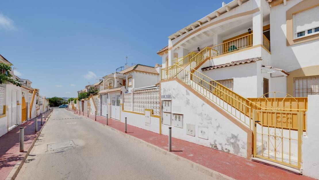 Sale - Bungalow - Torrevieja - Centro