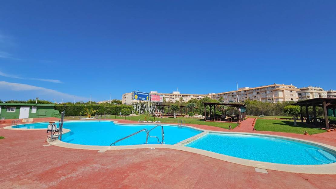 Sale - Bungalow - Torrevieja - Centro