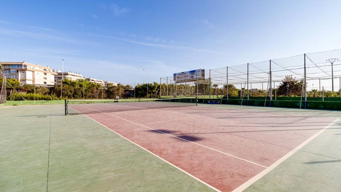 Sale - Bungalow - Torrevieja - Centro
