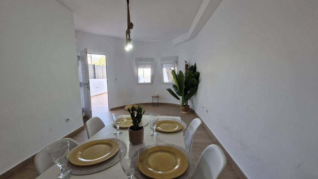 Sale - Bungalow - Torrevieja - Centro