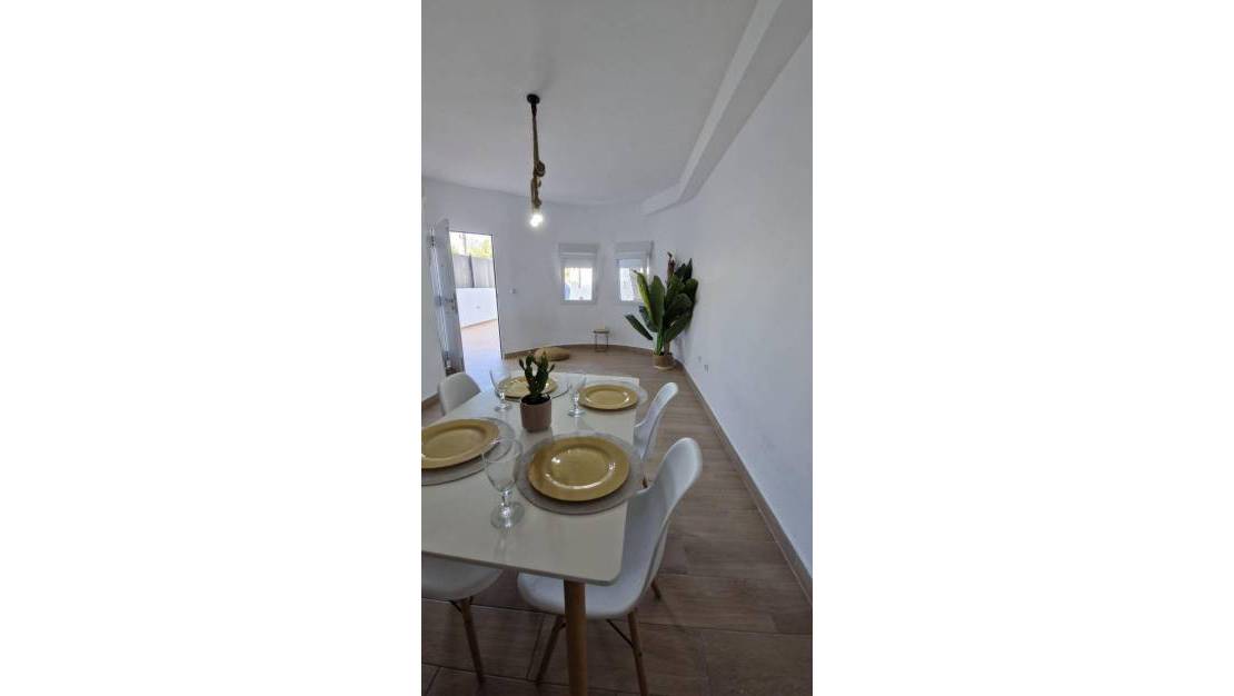 Sale - Bungalow - Torrevieja - Centro