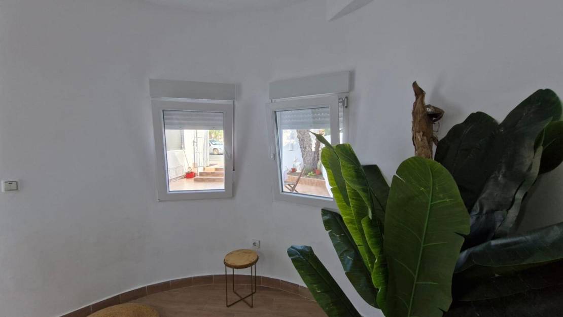 Sale - Bungalow - Torrevieja - Centro