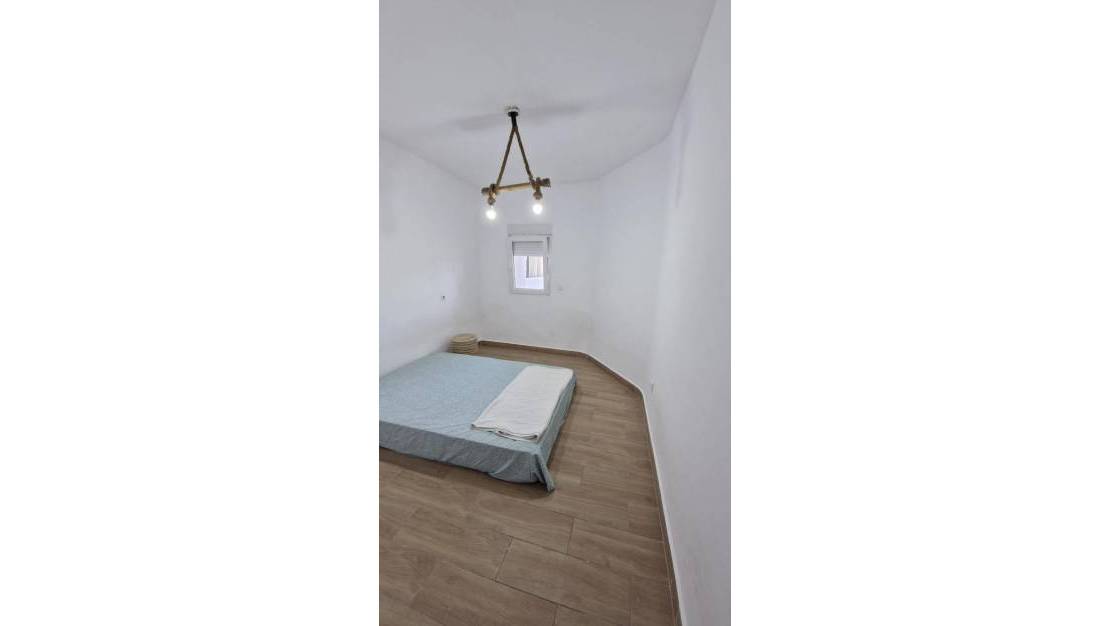 Sale - Bungalow - Torrevieja - Centro