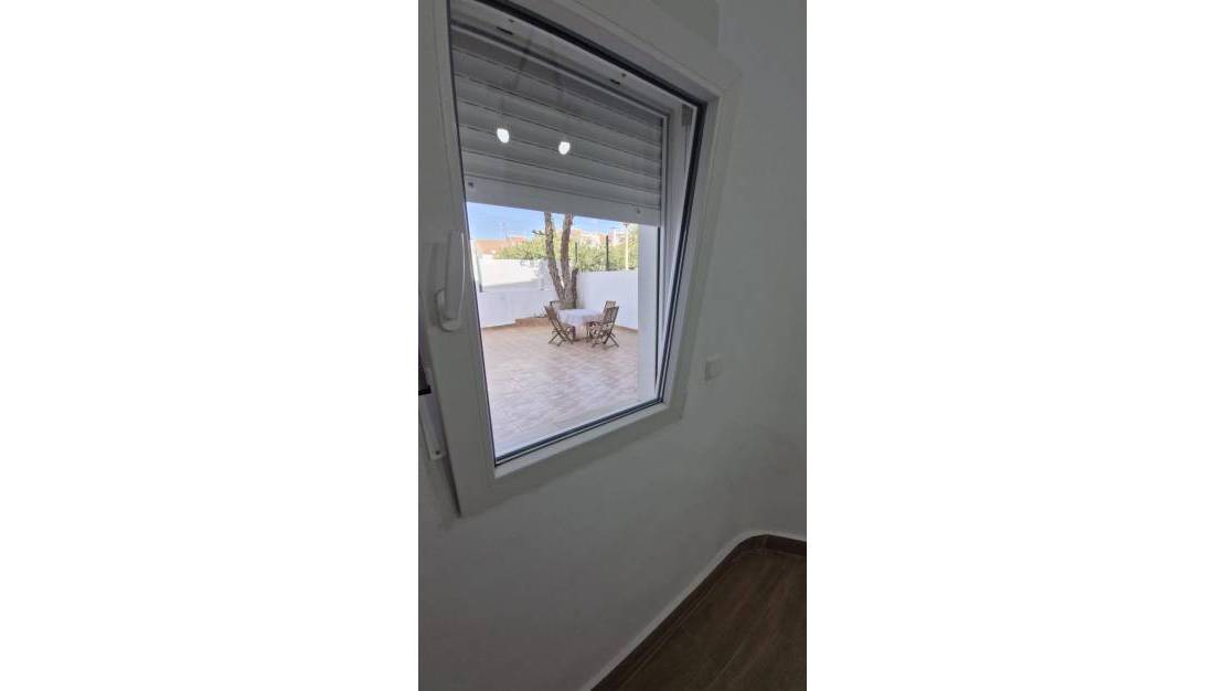Sale - Bungalow - Torrevieja - Centro