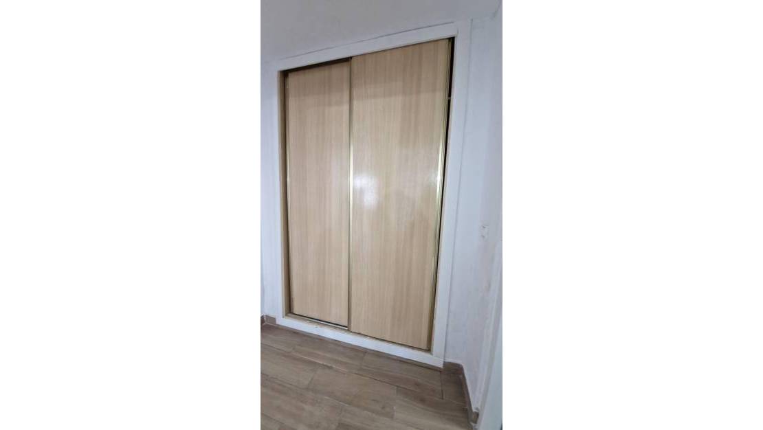 Sale - Bungalow - Torrevieja - Centro