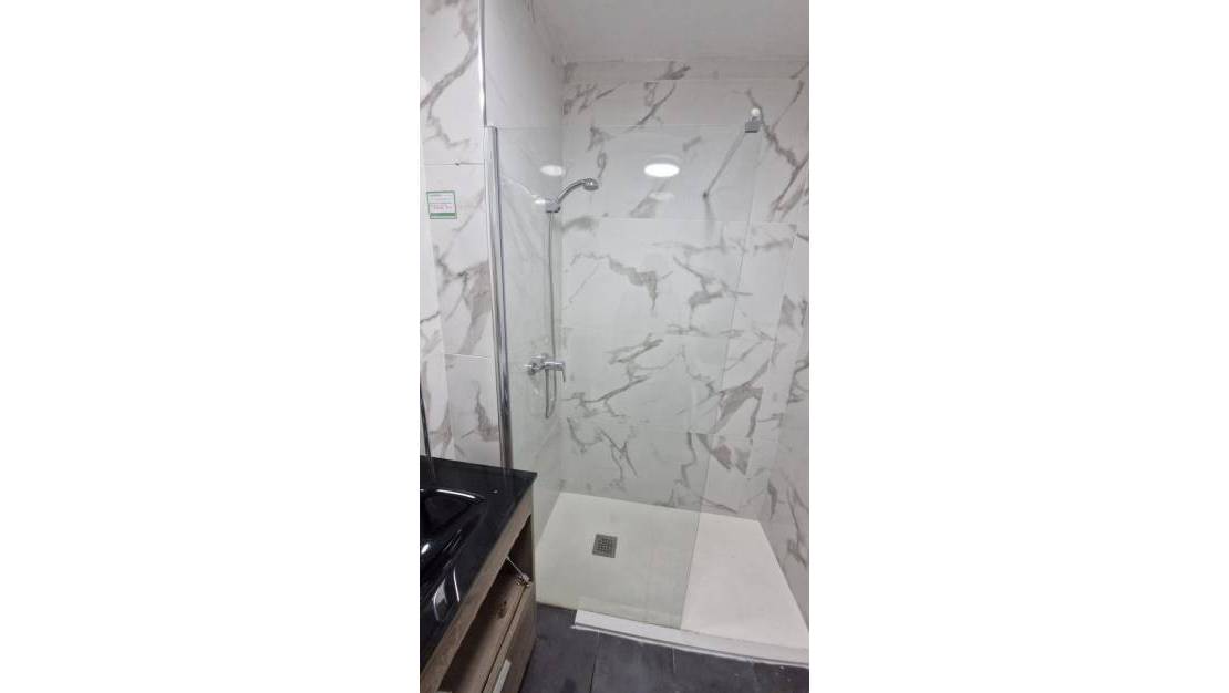 Sale - Bungalow - Torrevieja - Centro