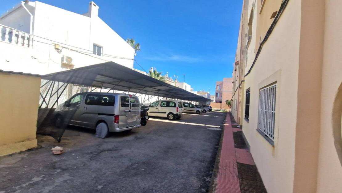 Sale - Bungalow - Torrevieja - Estacion de autobuses