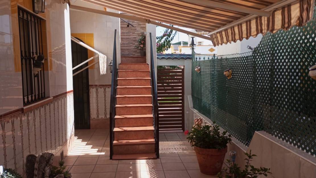 Sale - Bungalow - Torrevieja - Los altos