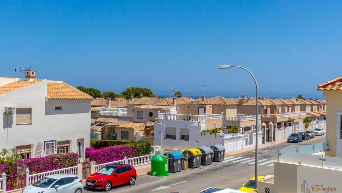 Sale - Bungalow - Torrevieja - Los altos