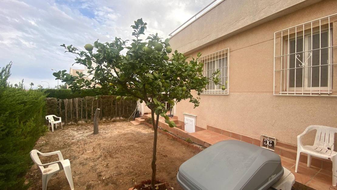 Sale - Bungalow - Torrevieja - Los altos