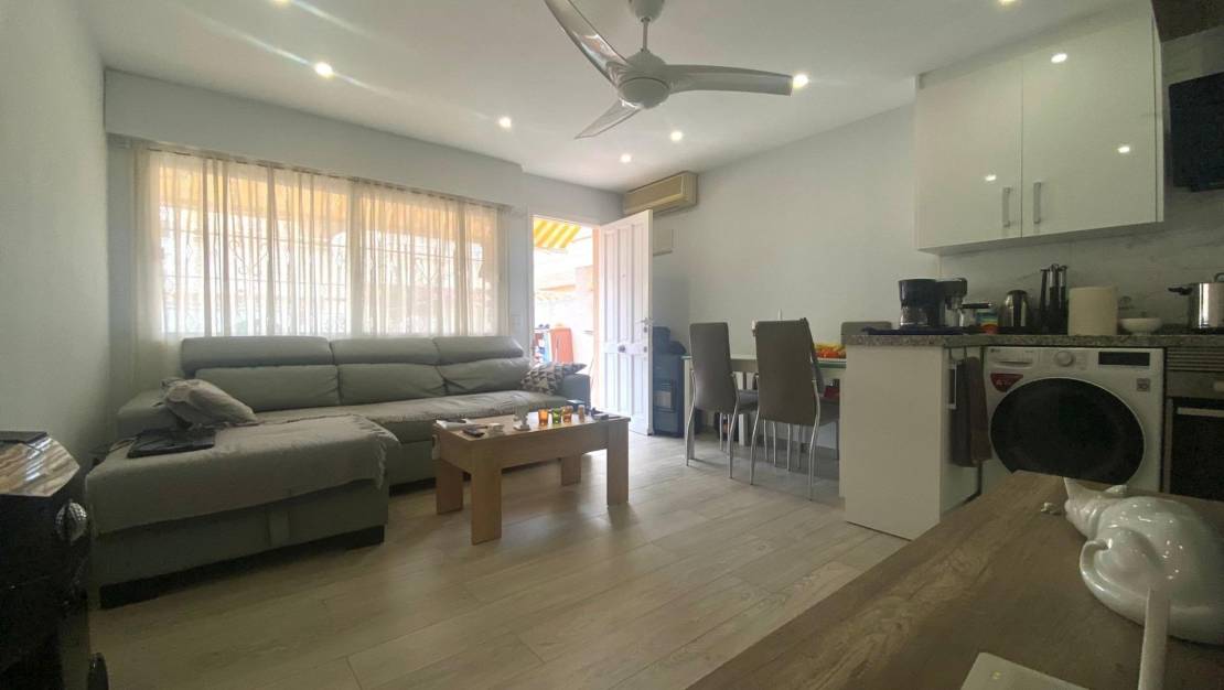 Sale - Bungalow - Torrevieja - Los altos