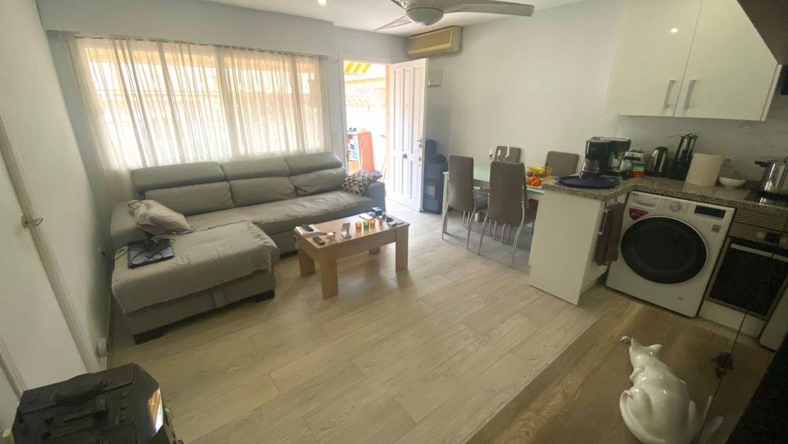 Sale - Bungalow - Torrevieja - Los altos