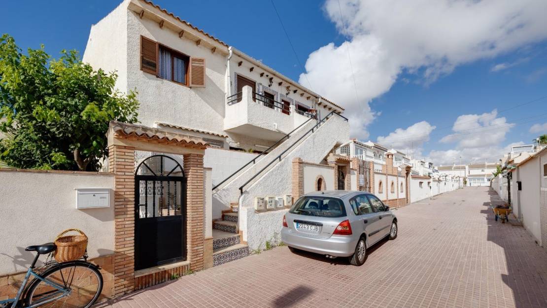 Sale - Bungalow - Torrevieja - Los Frutales