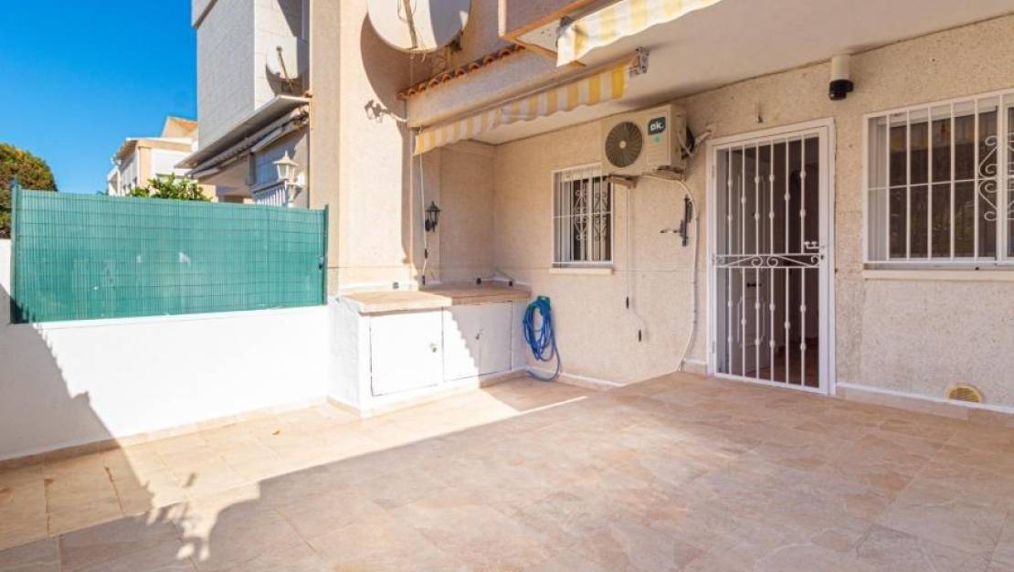 Sale - Bungalow - Torrevieja - Parque las naciones