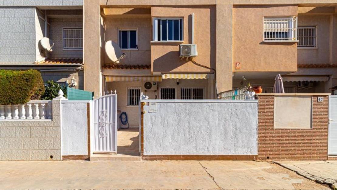 Sale - Bungalow - Torrevieja - Parque las naciones