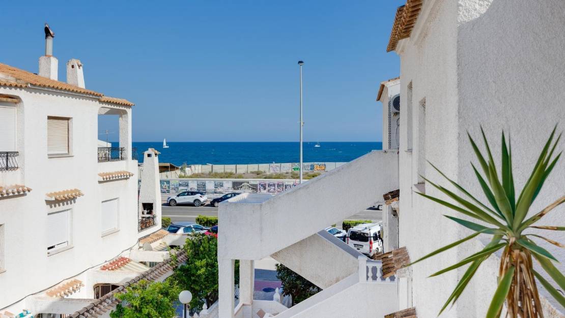 Sale - Bungalow - Torrevieja - Playa de los Naufragos