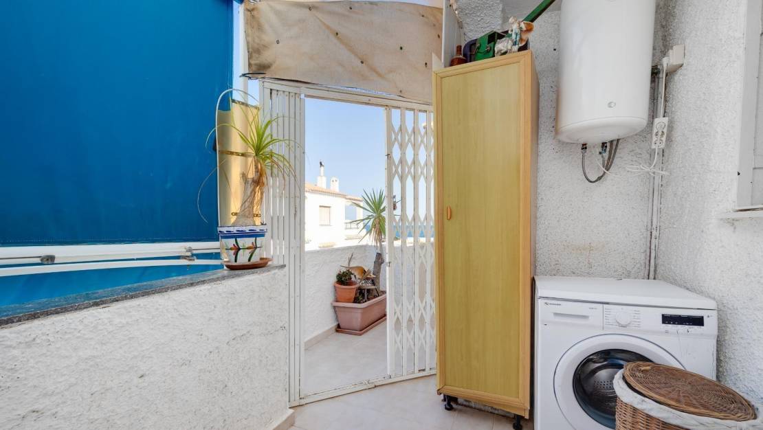 Sale - Bungalow - Torrevieja - Playa de los Naufragos