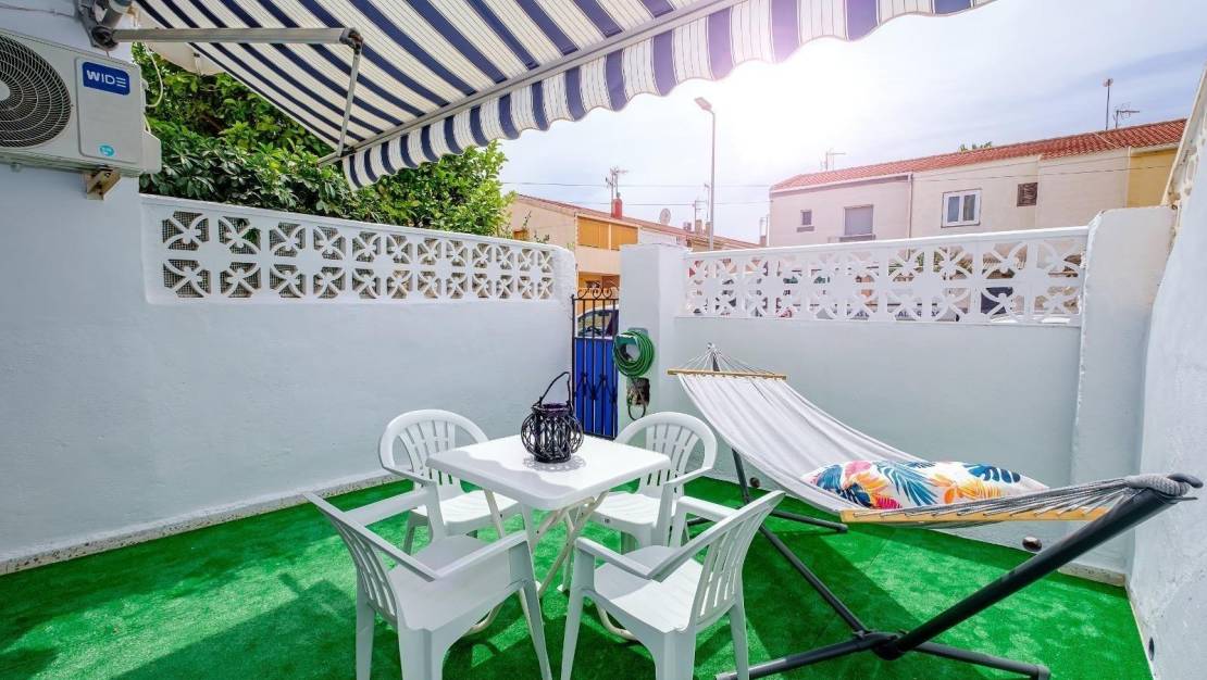 Sale - Bungalow - Torrevieja - Playa de los Naufragos