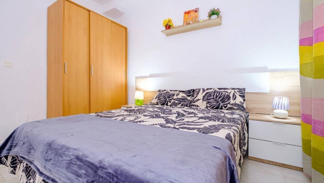 Sale - Bungalow - Torrevieja - Playa de los Naufragos