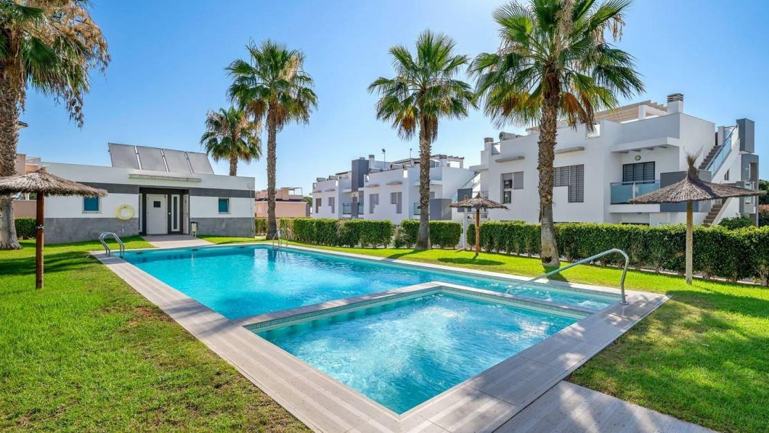 Sale - Bungalow - Torrevieja - Punta prima