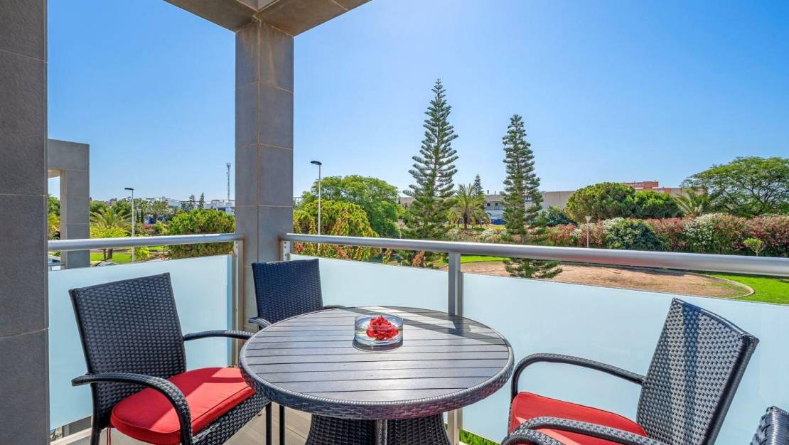 Sale - Bungalow - Torrevieja - Punta prima