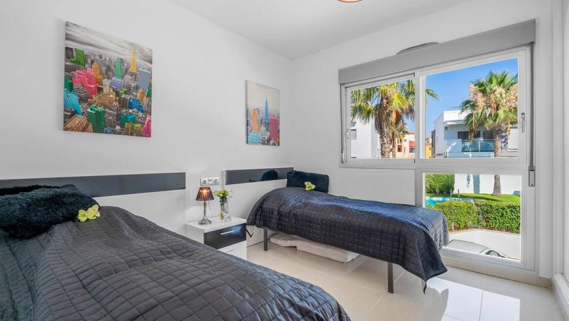 Sale - Bungalow - Torrevieja - Punta prima