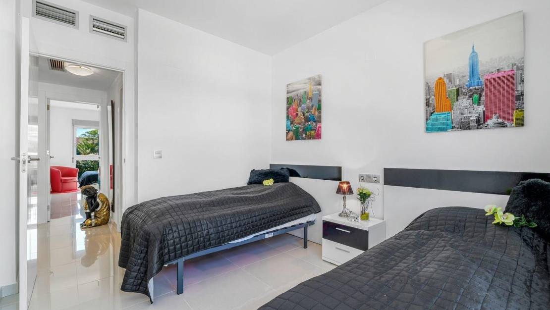Sale - Bungalow - Torrevieja - Punta prima