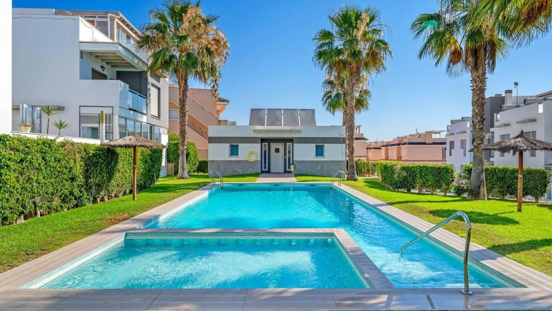 Sale - Bungalow - Torrevieja - Punta prima