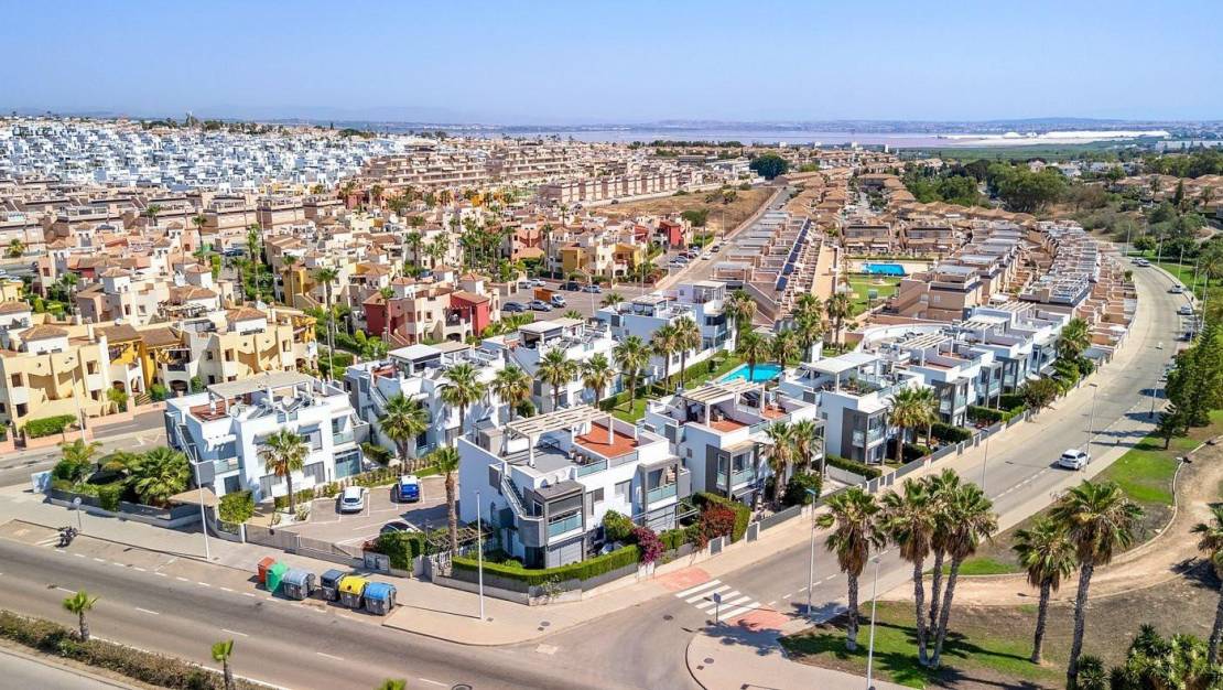 Sale - Bungalow - Torrevieja - Punta prima