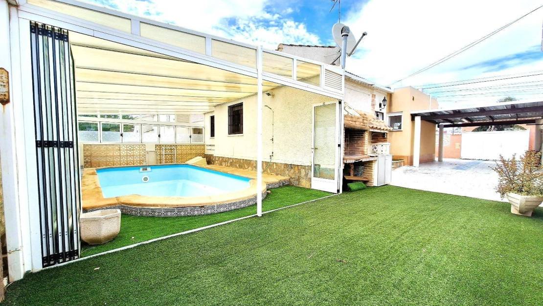 Sale - Bungalow - Torrevieja - San Luis