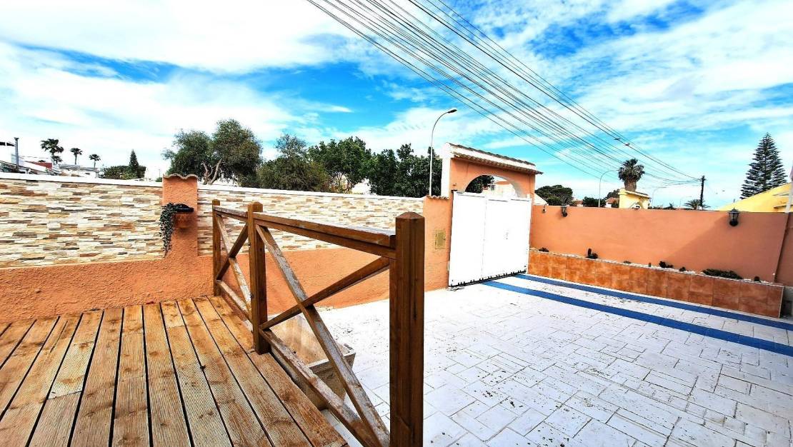 Sale - Bungalow - Torrevieja - San Luis