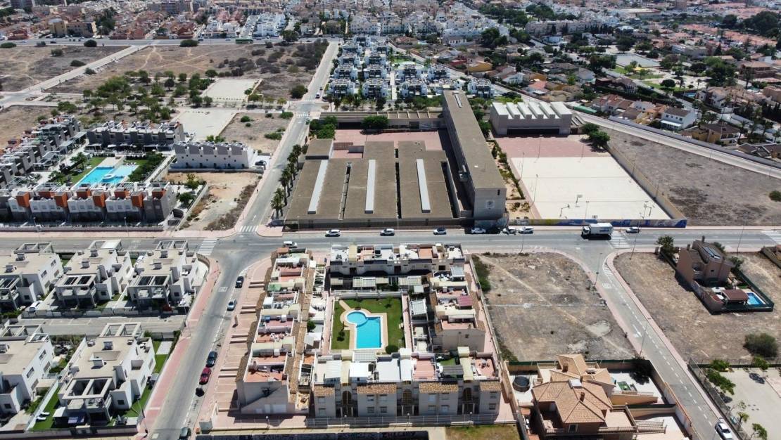 Sale - Bungalow - Torrevieja - Sector 25