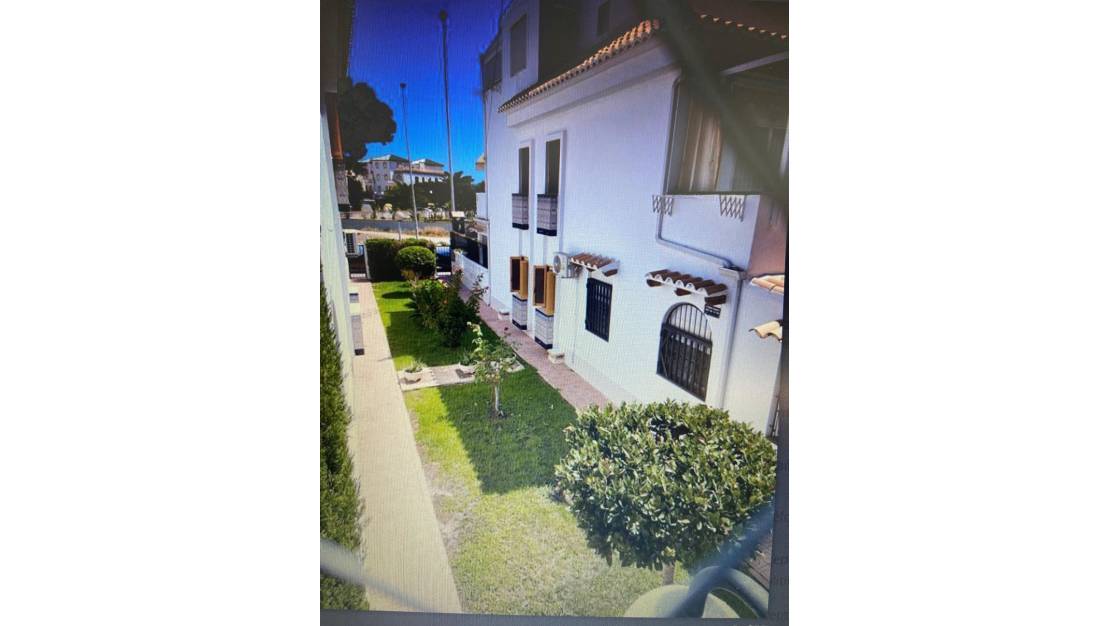 Sale - Bungalow - Torrevieja - Torreblanca