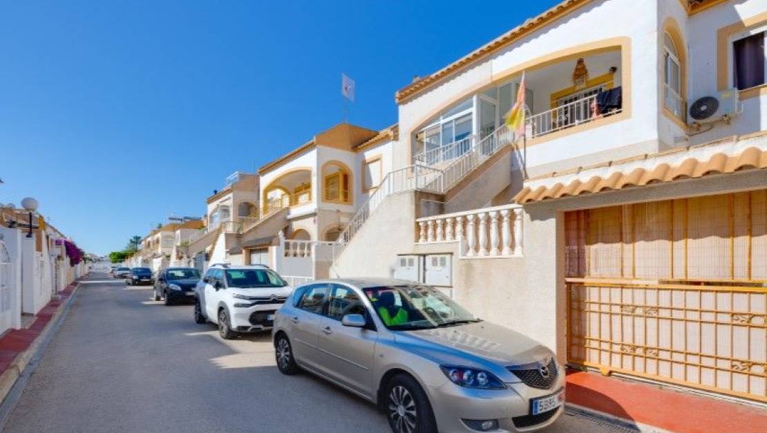 Sale - Bungalow - Torrevieja - Torretas