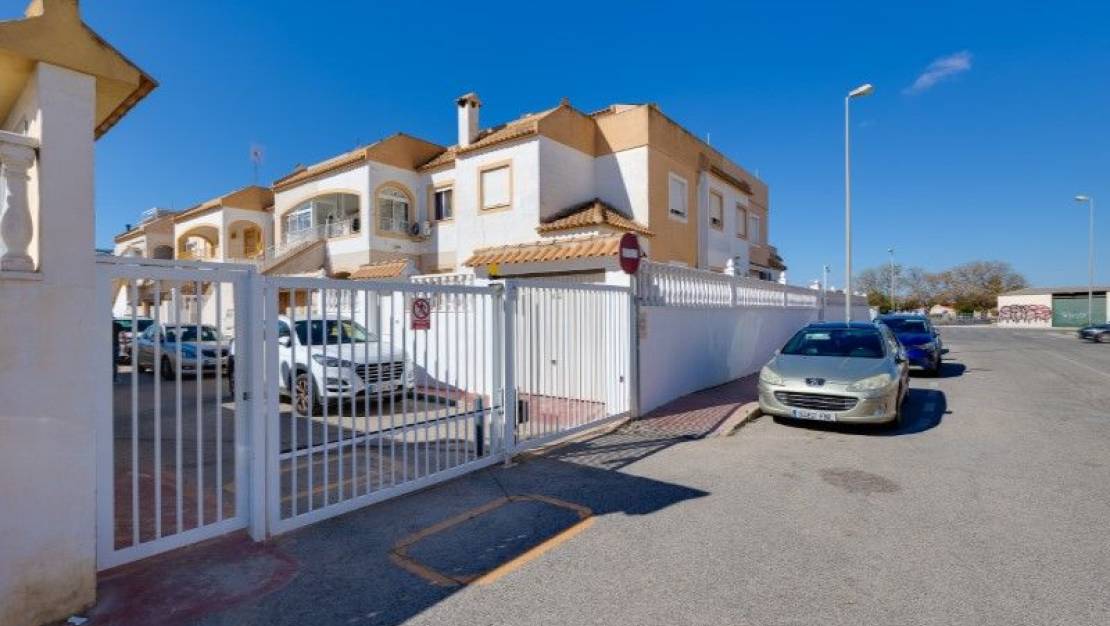 Sale - Bungalow - Torrevieja - Torretas