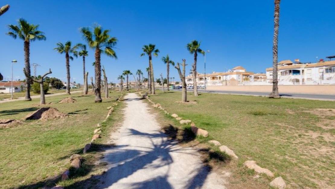 Sale - Bungalow - Torrevieja - Torretas