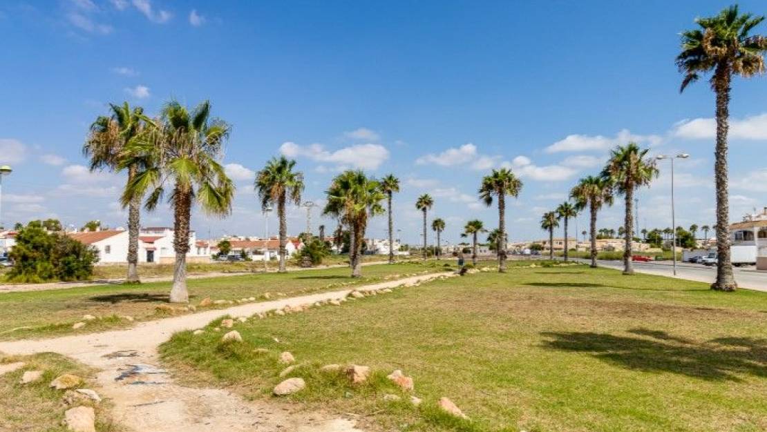 Sale - Bungalow - Torrevieja - Torretas