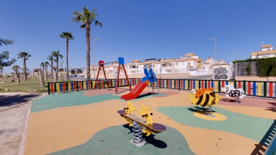 Sale - Bungalow - Torrevieja - Torretas