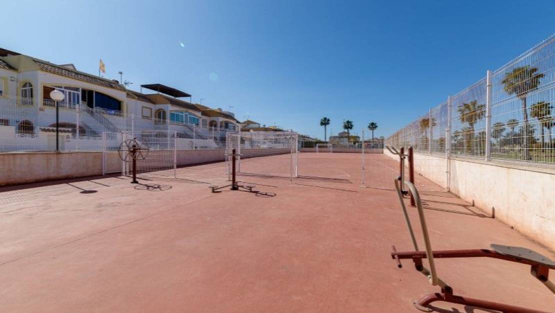 Sale - Bungalow - Torrevieja - Torretas