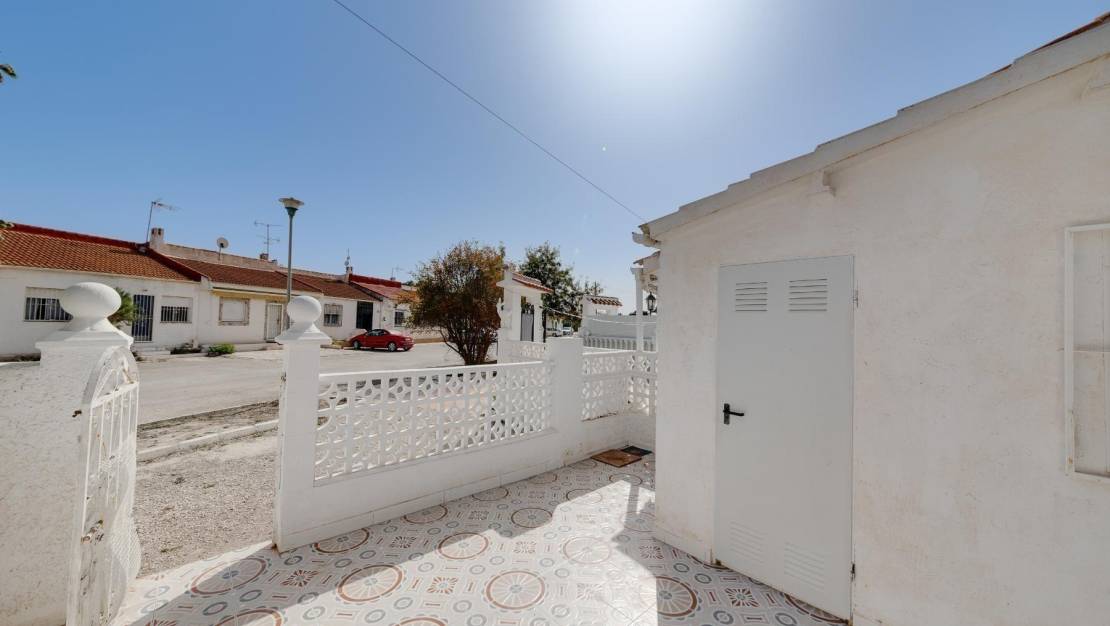 Sale - Bungalow - Torrevieja - Torretas