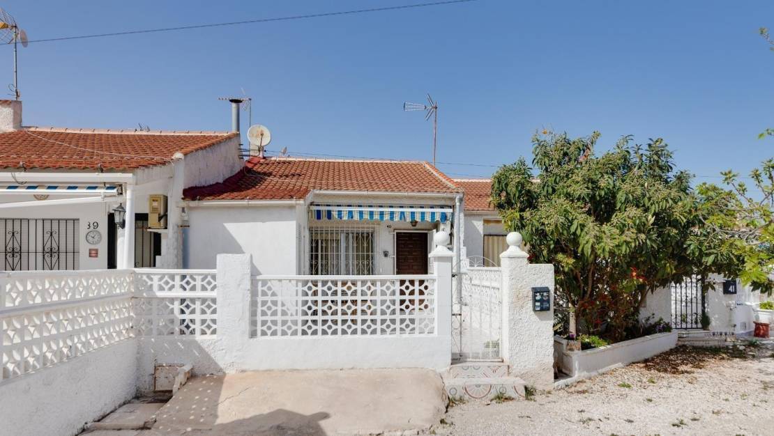 Sale - Bungalow - Torrevieja - Torretas